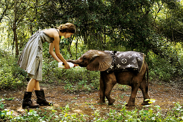 Keira Knightley in Bottega Veneta. Hair, Didier Malige; makeup, Aaron de Mey at Streeters; set design, Chris Payne and Emma Campbell of Interior IDEA Kenya; Kenya, June 2007. Photograph by Arthur Elgort. From Grace: The American Vogue Years and Saving Grace: My Fashion Archive 1968-2016